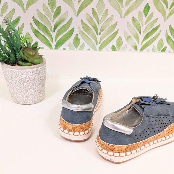 ⭐Blue Lightweight Faux Suede Tasseled Slip On Loafer Sneakers New!⭐ - Picture 6 of 12